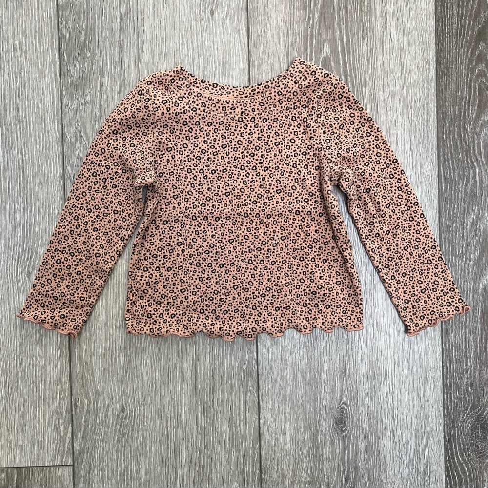 CAT AND JACK LONG SLEEVED RIBBED SHIRT ANIMAL PRINT 2T